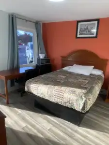 Whispering Pines Motel - 20