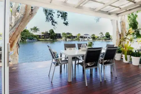 Noosa Entrance Waterfront Resort - 326