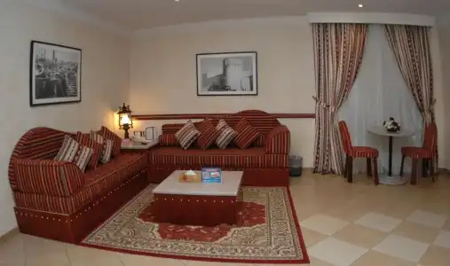 Al Liwan Suites - 105