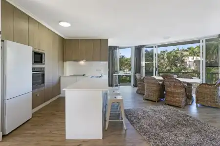 Noosa Tropicana - 157