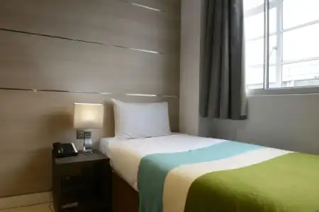 The Wesley Euston - 42