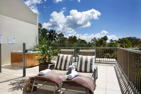 Noosa Tropicana - 6