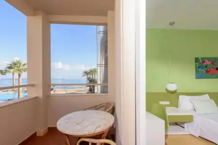 Zeuss Palm Beach - 56