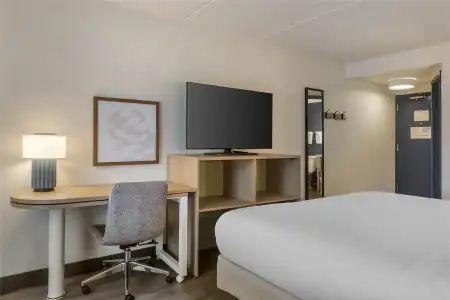 Spark by Hilton Atlanta Airport South College Park - 52