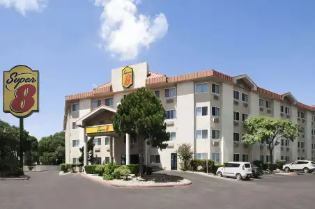 Super 8 by Wyndham Austin North/University Area - 12