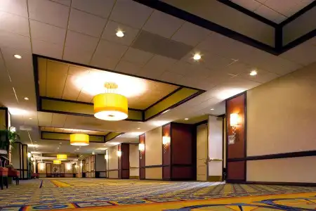 Los Angeles Airport Marriott - 8