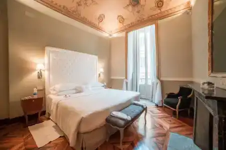 Royal Palace Luxury Suites & - 81