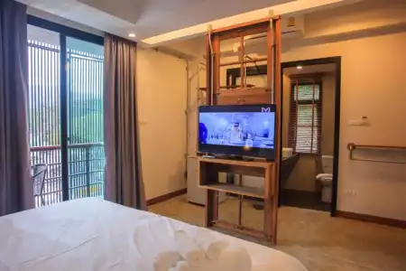 The Arak Bed Bar and Hostel - 60
