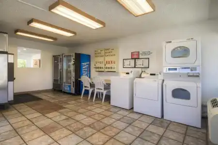 Motel 6 Las Vegas, NV – I-15 Stadium - 14
