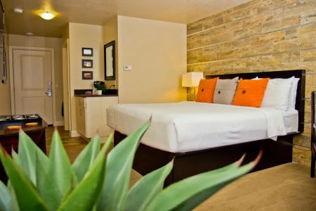 Inn on the Cliff - 1