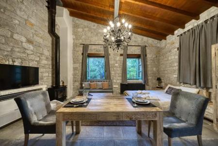 Oinou Strata - Adults Only - 92