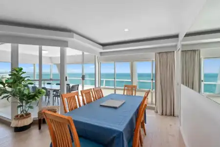 84 The Spit Holiday Apartments - 215