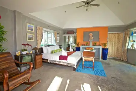Baan Kamala Backpacker - 3