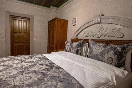 Underground Cave Suites - 101