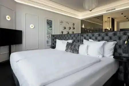 O11 Boutique - 112