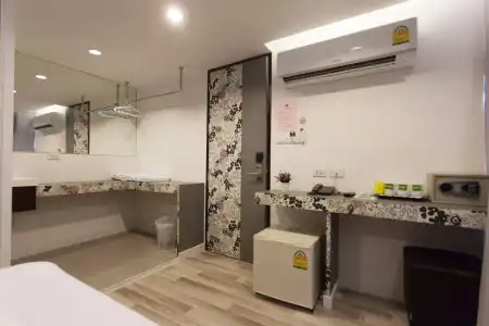 Nantra Ploenchit - 19
