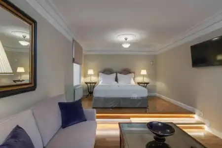 Noble Suites - 85