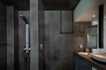 West East Suites - 11