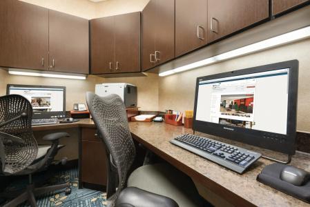 Hilton Garden Inn Fargo - 39