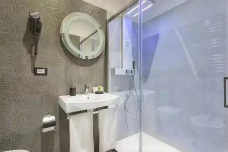 Excellence Suite - 42