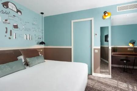 Hôtel Les 3 Poussins - 93