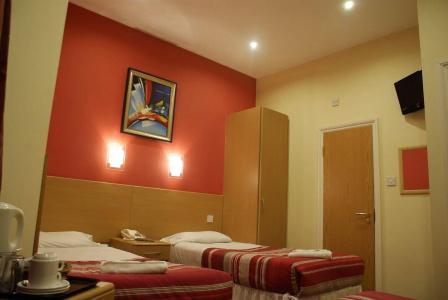 London Guest House by OYO - Acton - 4