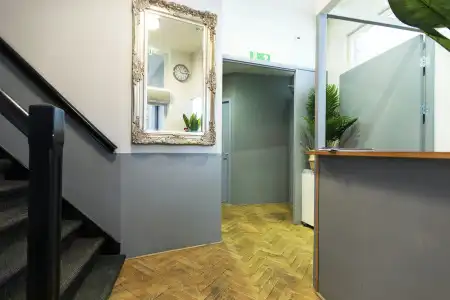 Quentin Arrive - 21