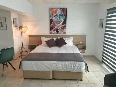 Larnaca Bay Suites - 39