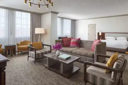 Hyatt Regency - 92