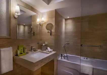 DoubleTree by Hilton Bodrum Marina Vista - 58