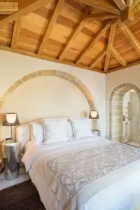 Moni Emvasis Luxury Suites - 69