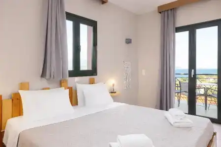 Nisea Samos - 39