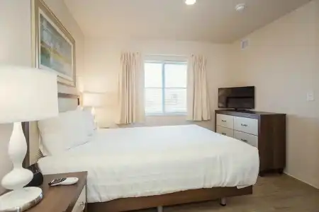 WaterWalk Extended Stay by Wyndham Wichita - 8