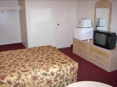 Shamrock Motel Hot Springs - 12