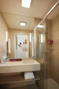 Moxy Frankfurt Airport - 53