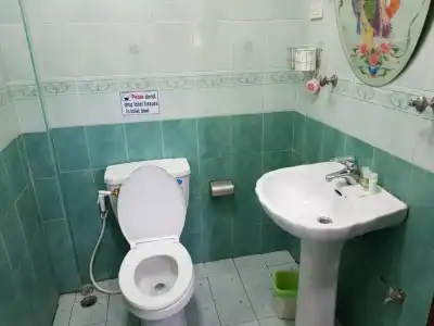 Noble Night Guesthouse Kanchanaburi - 16