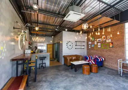 The Bike Loft Family Hostel - 10