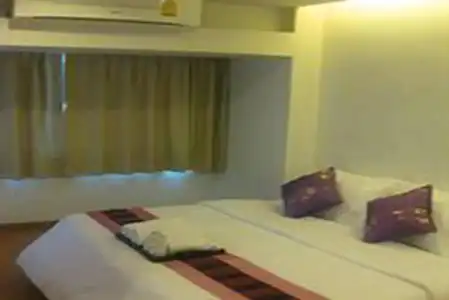 Nantra Silom - 5
