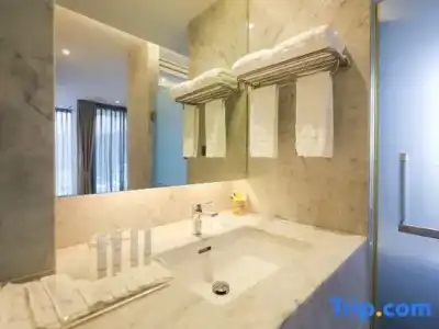 Balcony Seaside Sriracha & Serviced Apartments (SHA Extra Plus) - 191