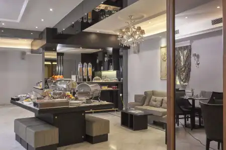 AVA & Suites - 17