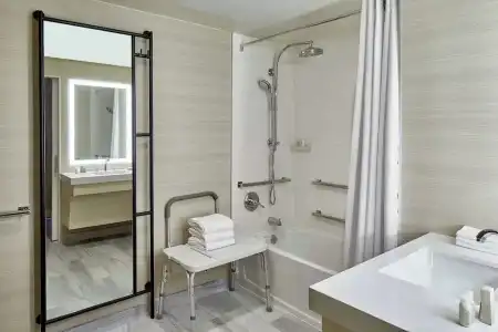 Renaissance Dallas - 60
