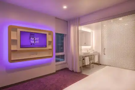 YOTEL Boston - 5
