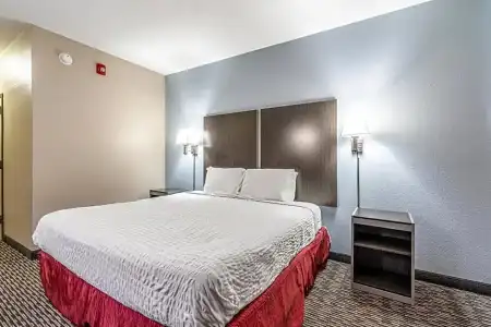 Suburban Studios Chattanooga Northeast - Ooltewah - 39