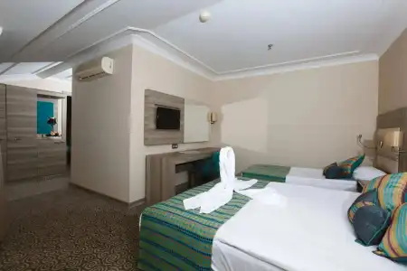 Insula Resort & Spa - 6