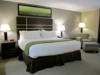 Holiday Inn Express Golden-Kicking Horse by IHG - 12