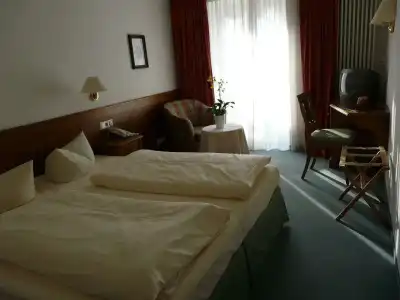Roter Hahn - Bed & Breakfast - 2