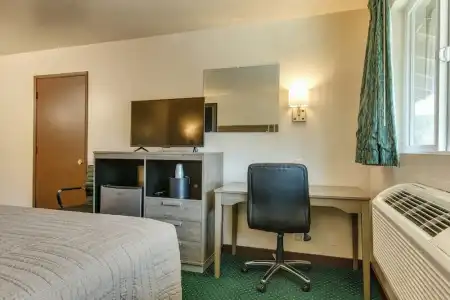 Coachman Inn - 3