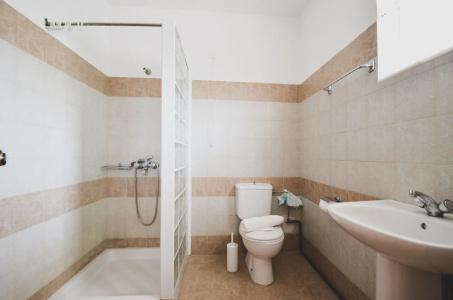 Coliseum Studios & Apartments - 6