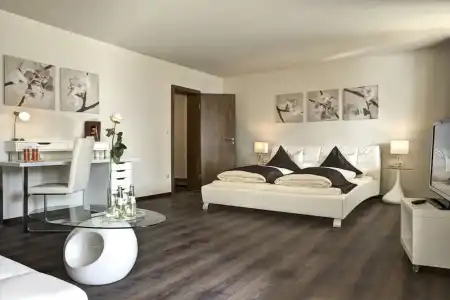 Das Parkhotel - 2