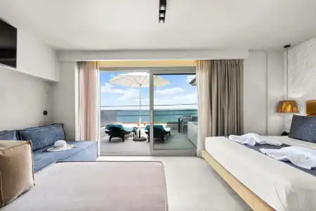 Emily's Luxury Suites - 38